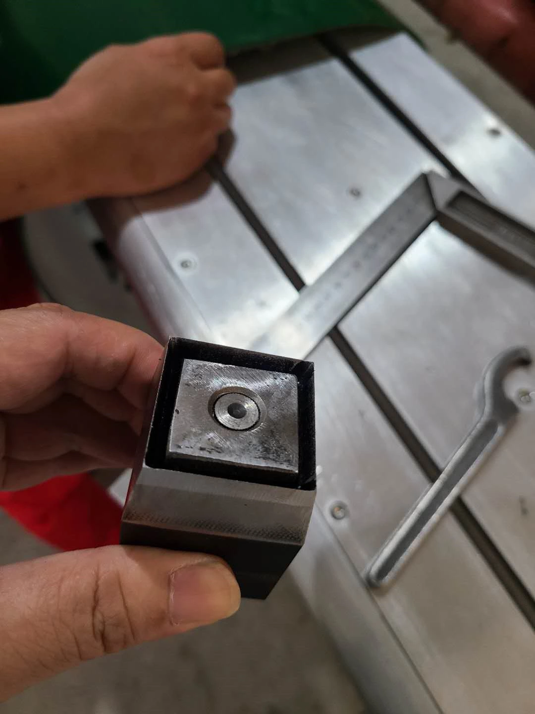 2000 мм широкий ПВХ пу пояс круглые квадратные овальные отверстия штамповочная машина