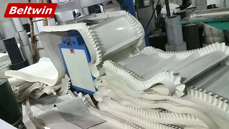 Высокочастотный сварочный аппарат мощностью 25 кВт для беговой дорожки, сращивания ремней из ПВХ и полиуретана и сварки Боковина зажима, направляющая