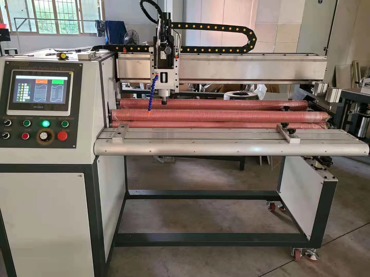 Сверление отверстий для перфорации резиновой конвейерной ленты EP