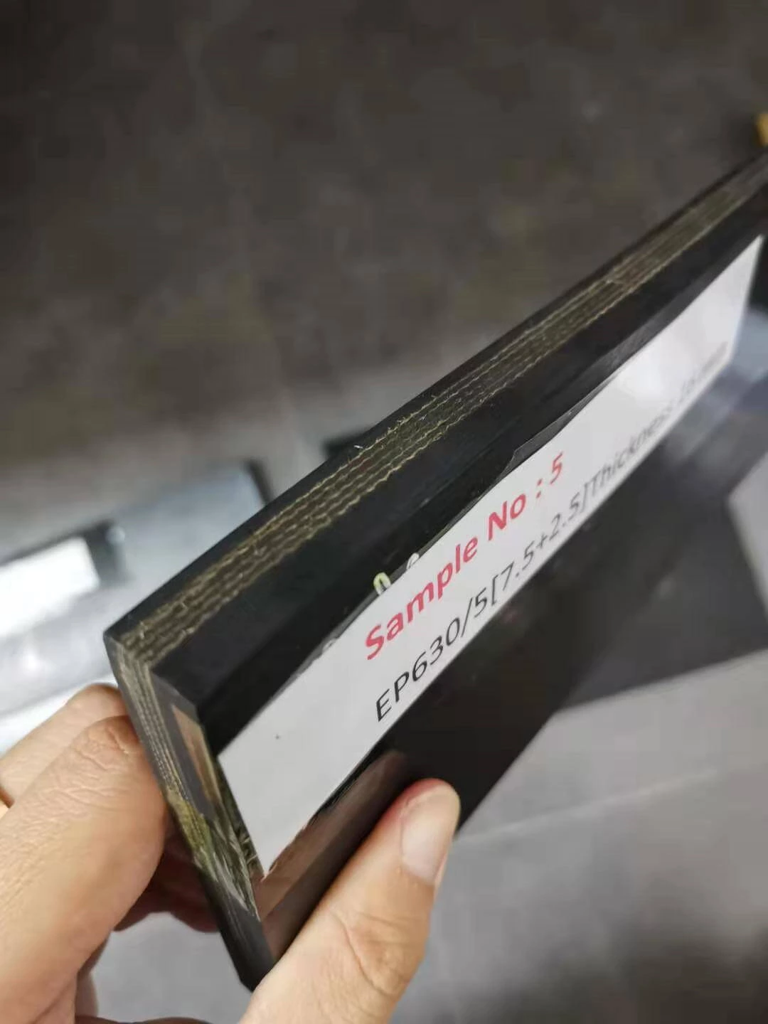 Сверление отверстий для перфорации резиновой конвейерной ленты EP