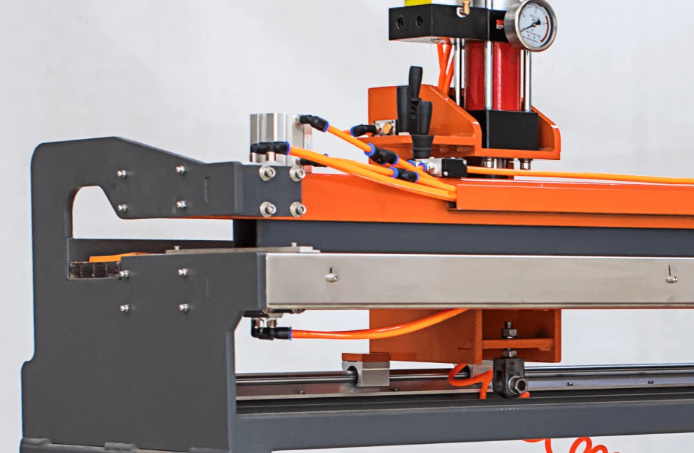 Пневматическая машина для пробивки пальцев на ремне из ПВХ и полиуретана TA1000-2100