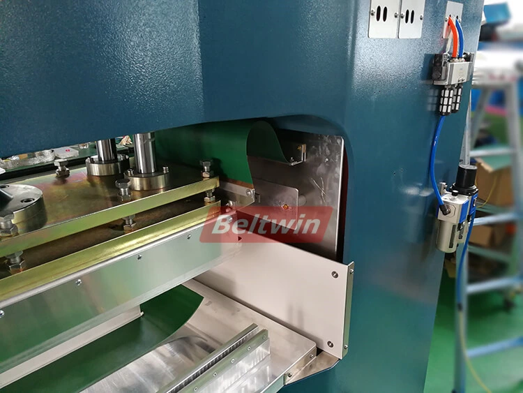 Проверка высокочастотной машины мощностью 15 кВт заказчиком из Великобритании