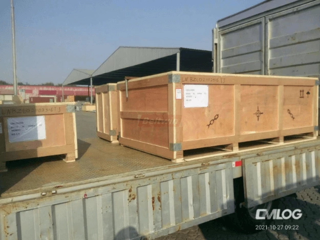 2 комплекта поставки вулканизатора Изображение – ширина 1200 мм с размером нагревательной пластины 690*1380 мм и ширина 1400 мм с размером 1220*1600 мм