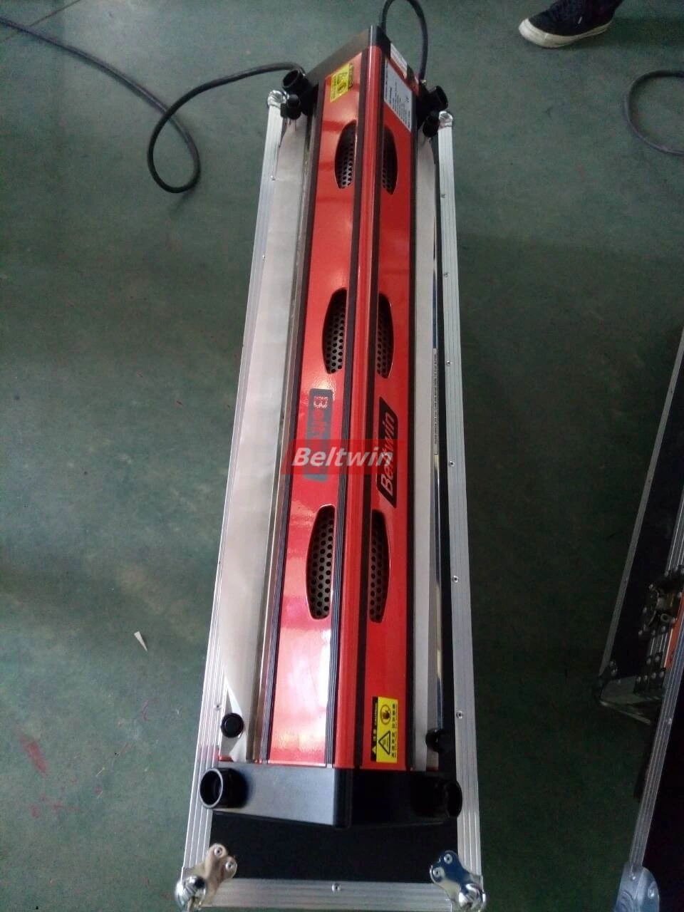 Доставка ручного перфоратора для пальцев клиенту