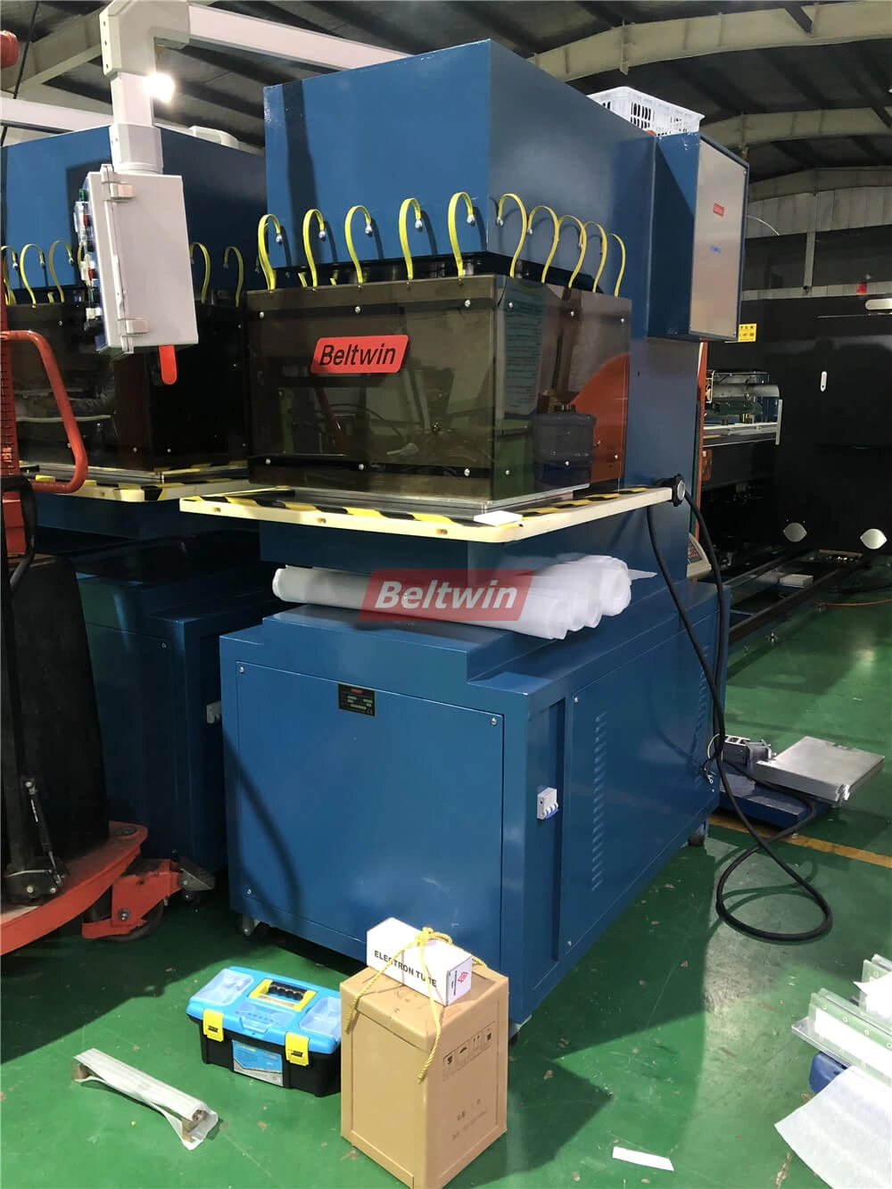 Доставка высокочастотной машины мощностью 12 кВт в феврале 2020 г.