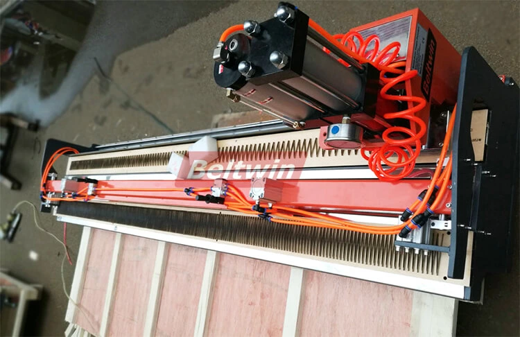 Поставка машин для обработки лент из ПВХ/ПУ компании Beltwin в Канаду (разделение лент/штамповка/соединение лент)