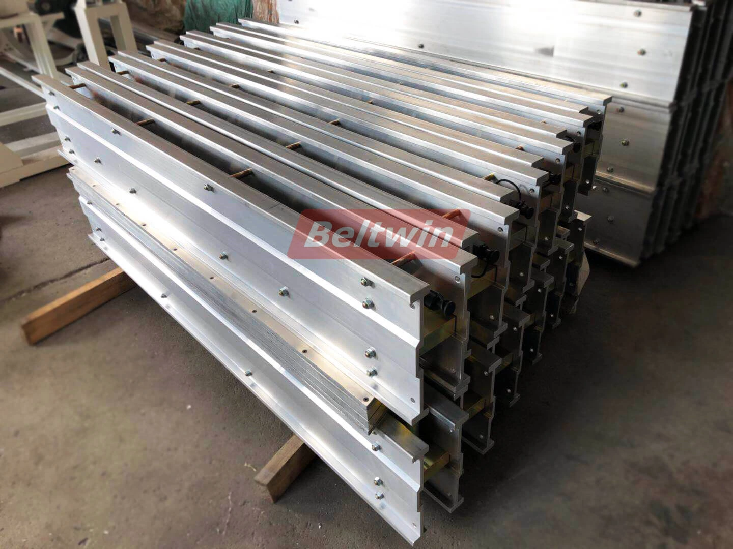 Доставка вулканизатора гидравлического типа Beltwin в Иран!