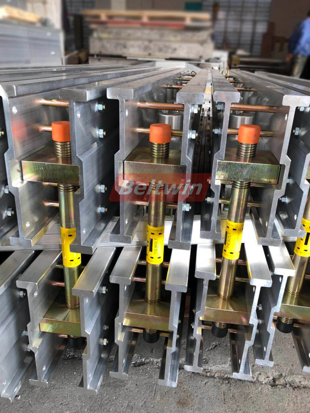 Доставка вулканизатора гидравлического типа Beltwin в Иран!