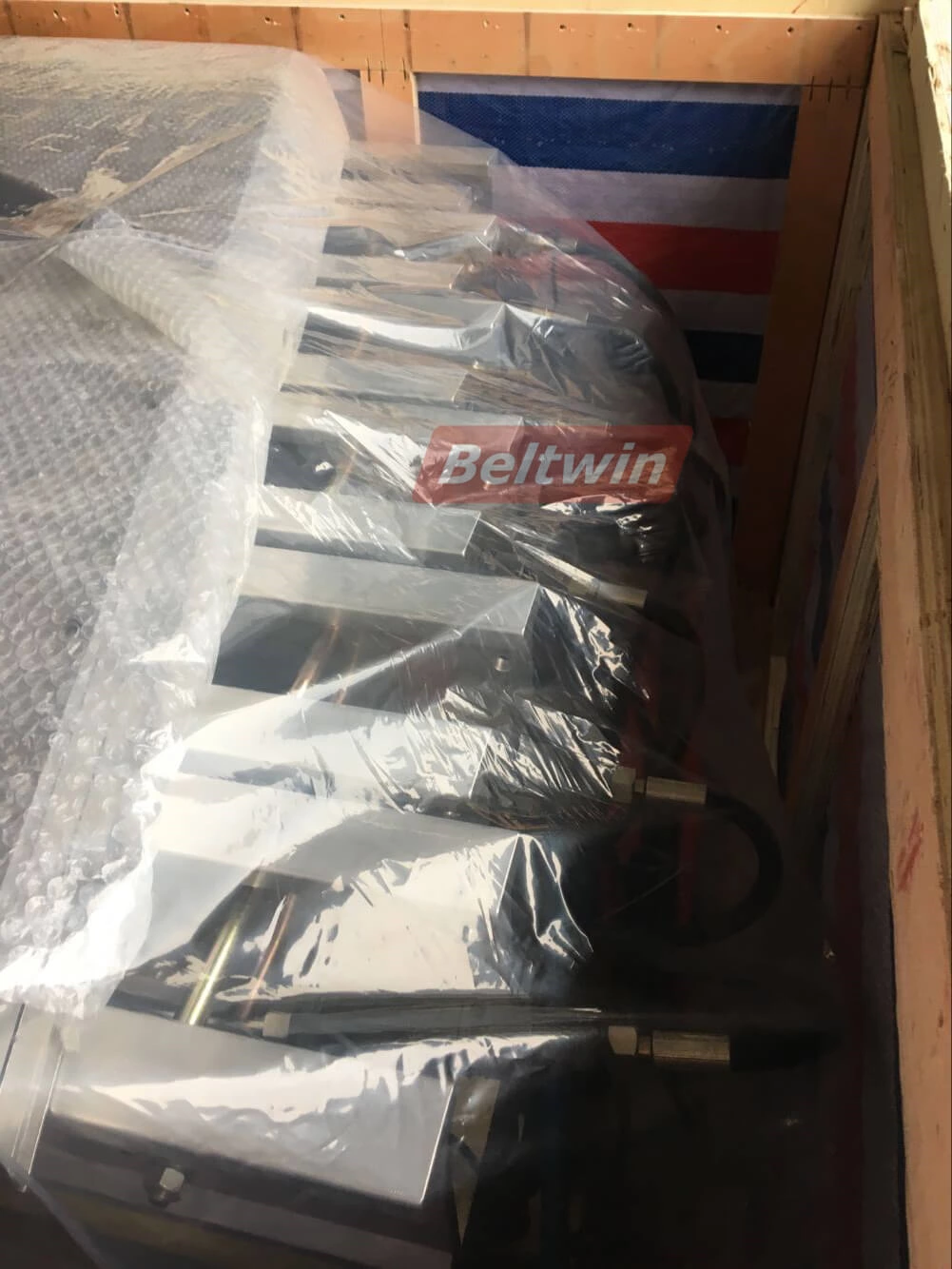 Доставка вулканизатора гидравлического типа Beltwin в Иран!