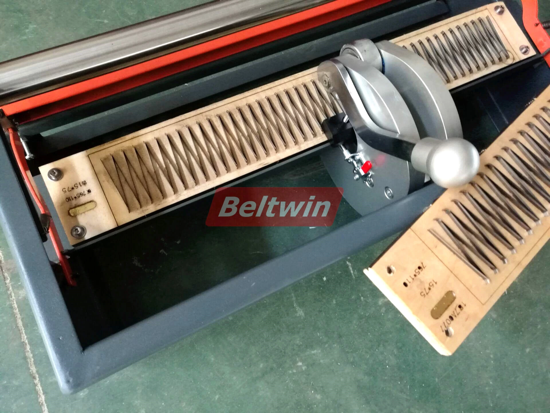 Ручной перфоратор Beltwin, резак для ремней 600 и разделитель слоев хорошо закончены, срочная доставка в Австралию!