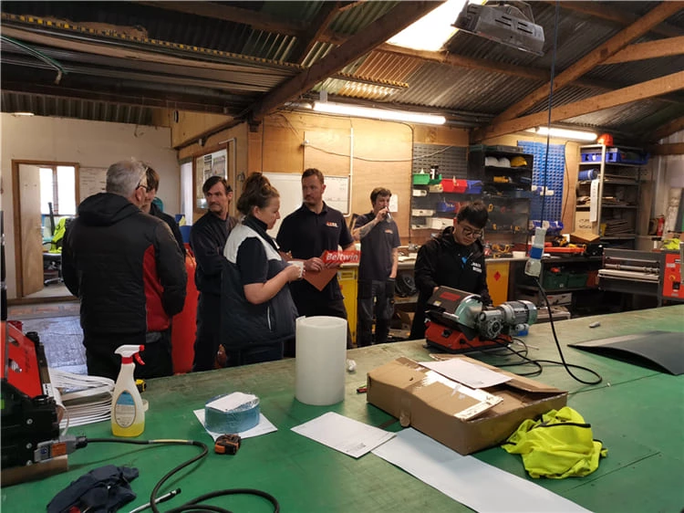 2019 Белтвин Великобритания Поездка-10