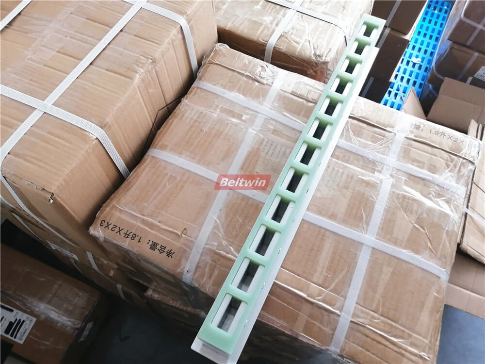 Специальная форма для шипов: можно сваривать 12 шипов за один раз!