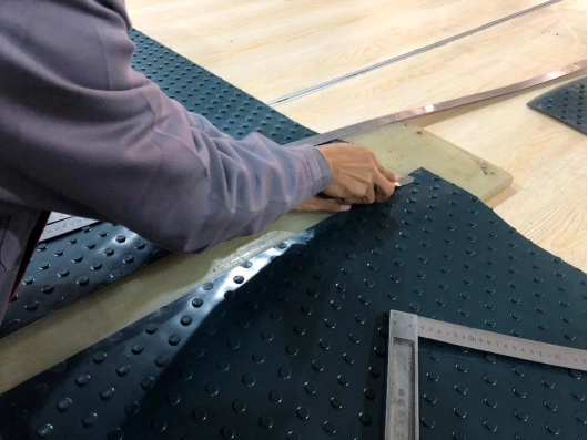 Как соединить конвейерную ленту из пвх с круглыми шпильками