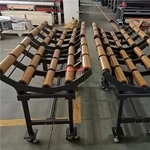 Стойка с роликами для рулонов материала конвейерной ленты из ПВХ и полиуретана