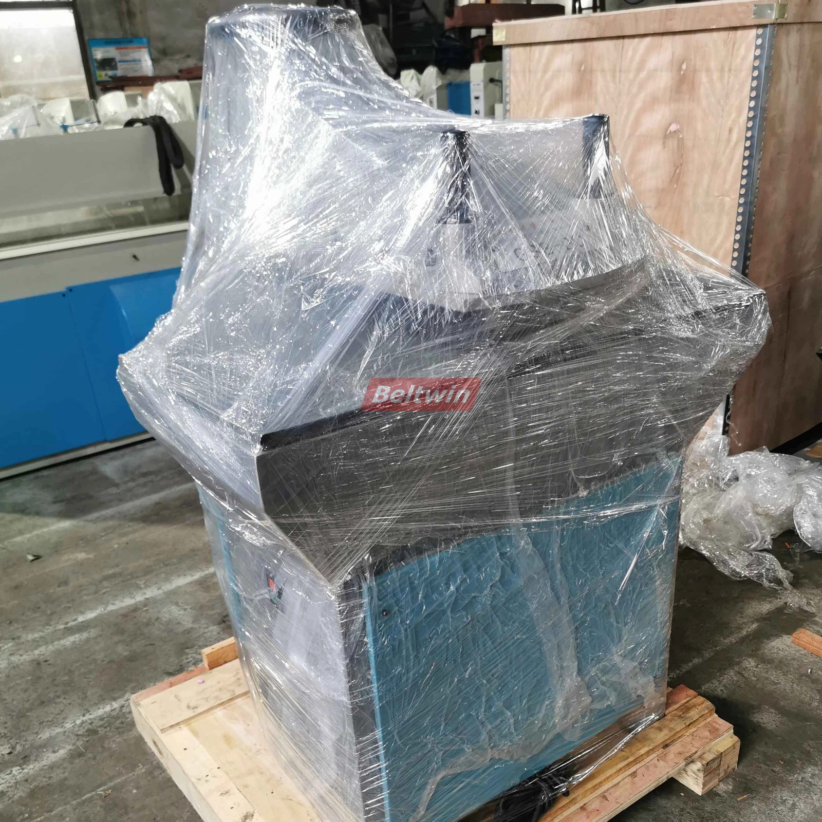 Машина для перфорации зубчатых ремней с пальцами TB20T