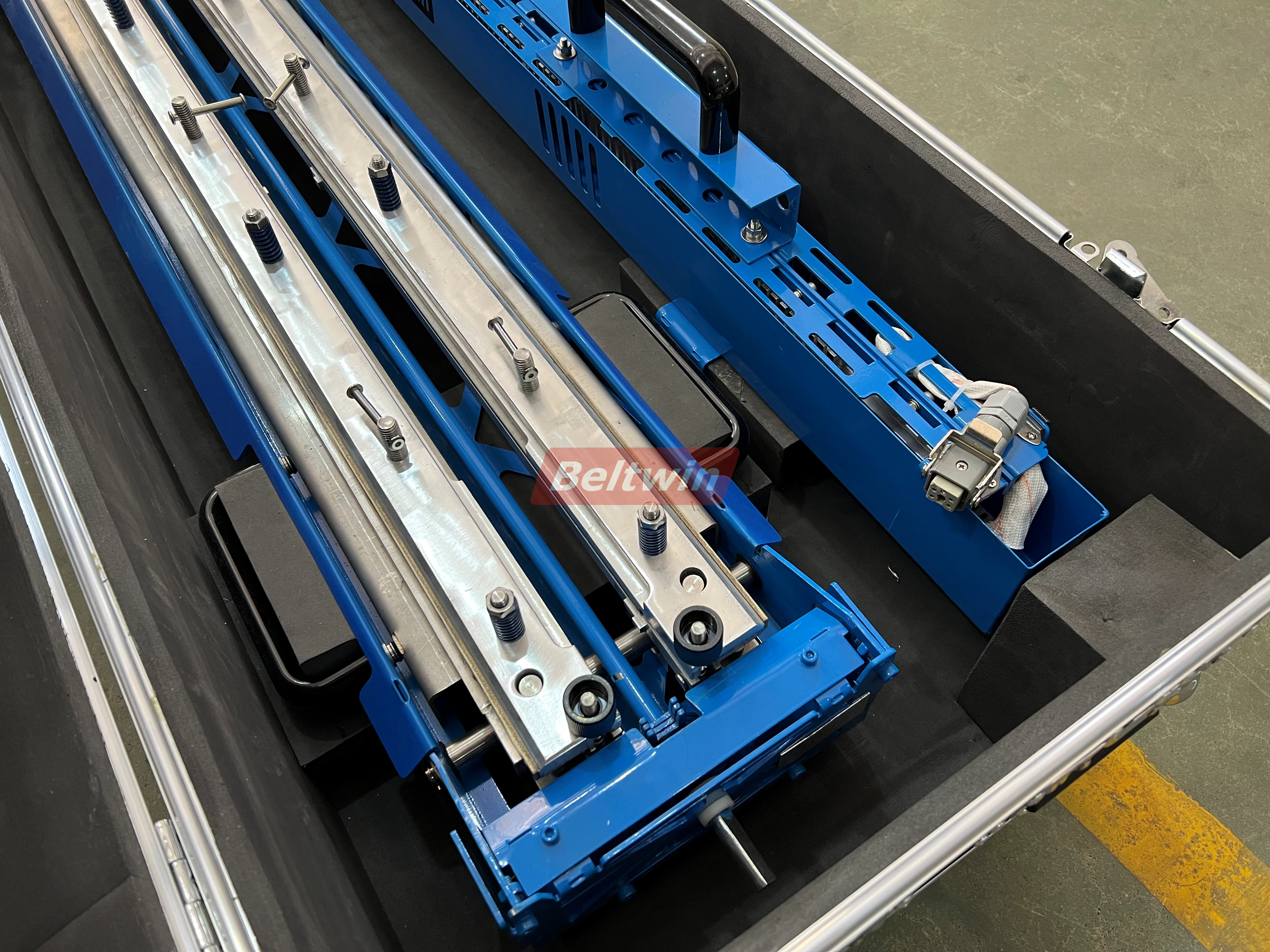 Машина для соединения ремней с термоприводом PD600-1200