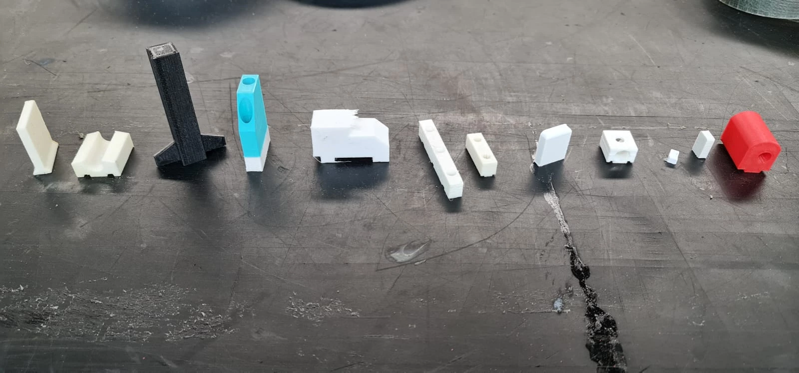 Машина для сварки полозьев на тайминг-ремнях QC100T.