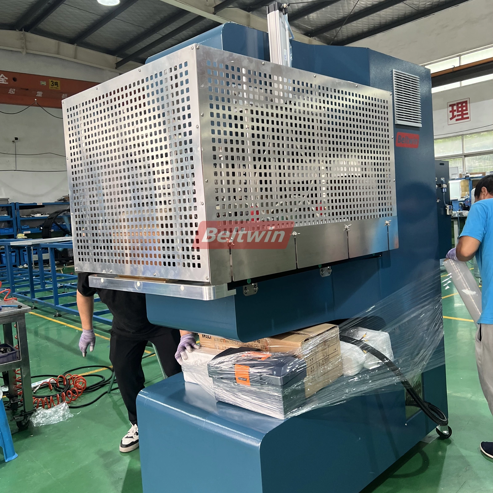 Высокочастотный сварочный аппарат QA-2000 для ПВХ/ПУ ленточных зажимов, V-образных направляющих, боковин