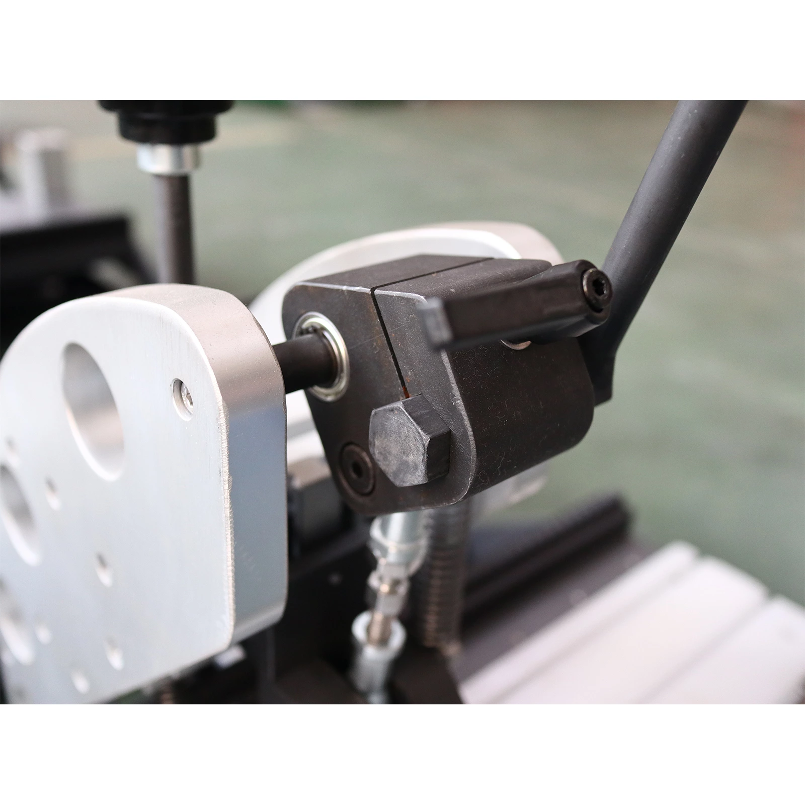 Сверхмощный перфоратор TC1000H - 1600H