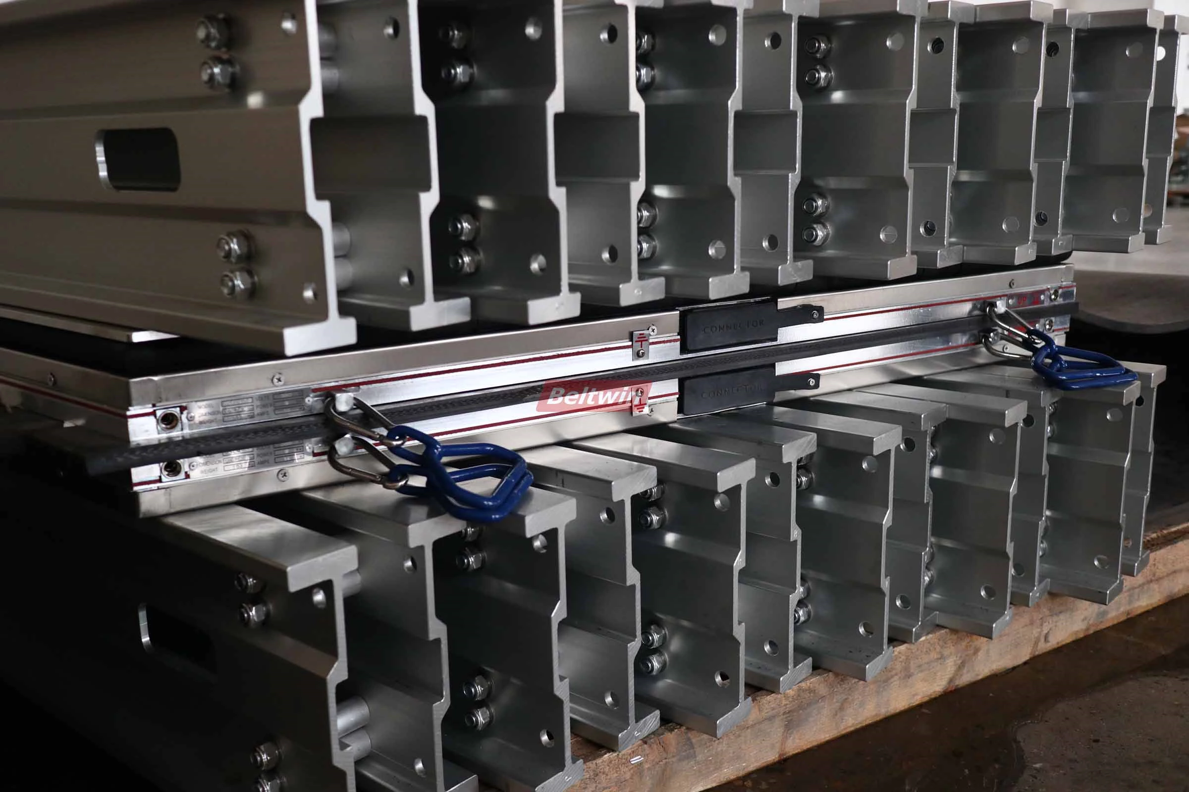 Детали поперечной балки из алюминиевого сплава для вулканизатора резиновой конвейерной ленты